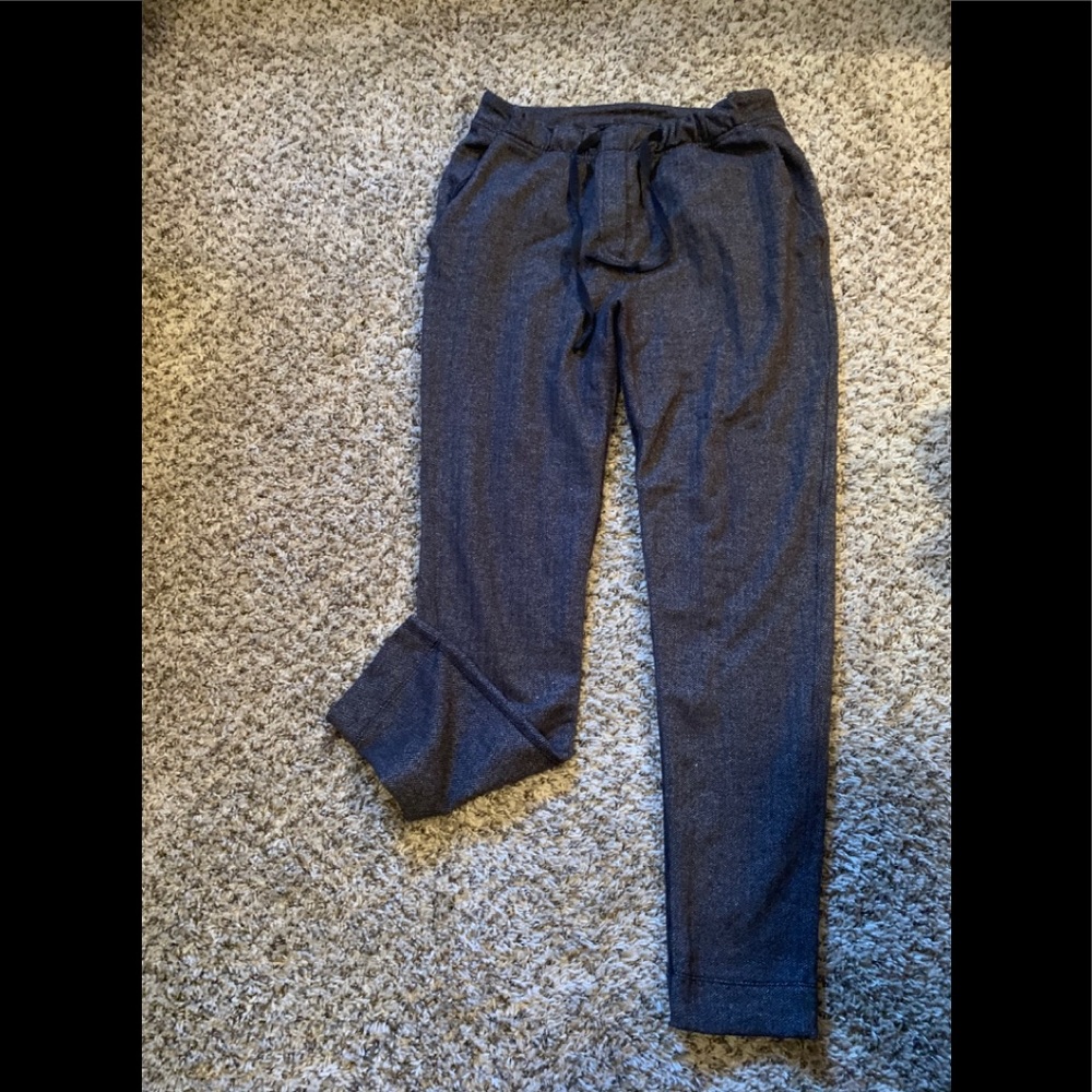 Lululemon Joggers Sz 4